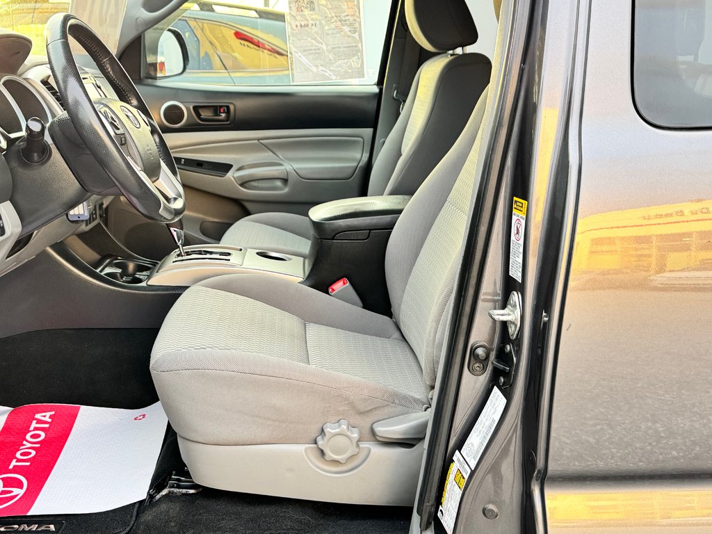 2015 Toyota Tacoma ACCES CAB / AUTOM / 4X4 / 4.0 / TRÈS SOLIDE / in Thetford Mines, Quebec - 29 - w1024h768px