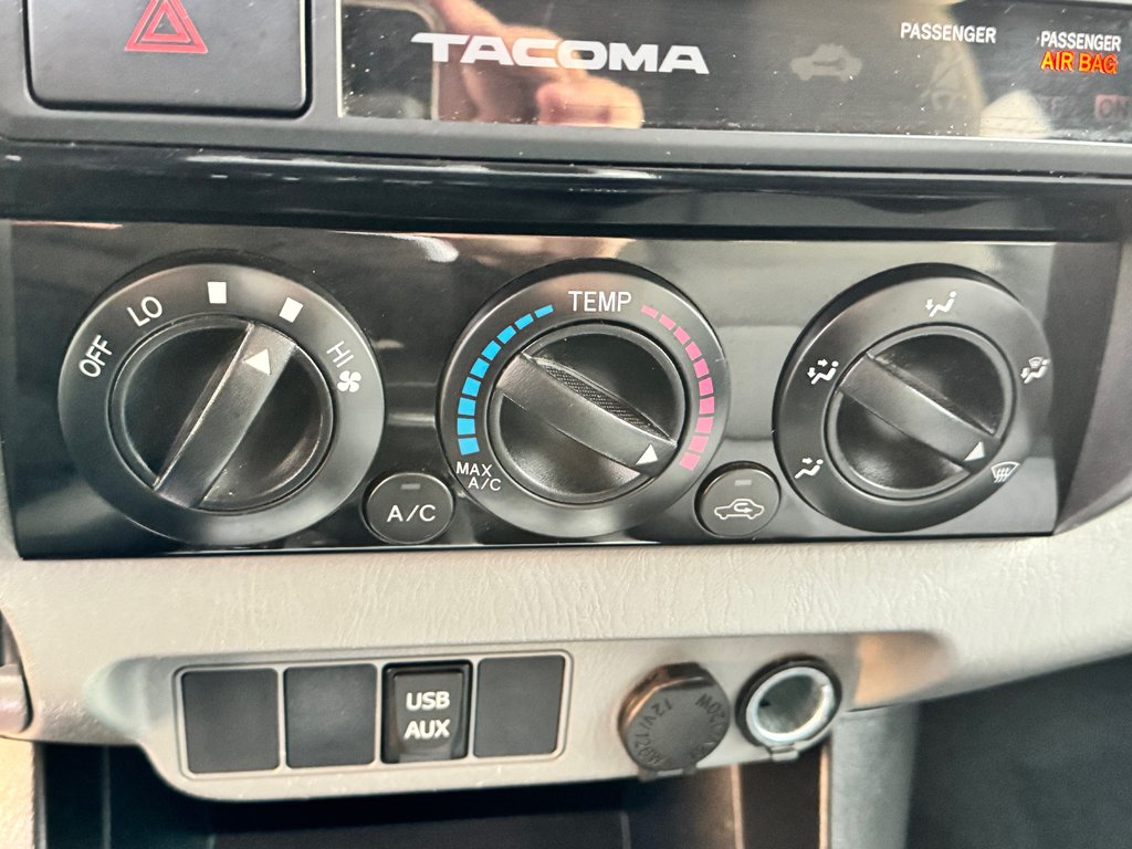 2015 Toyota Tacoma ACCES CAB / AUTOM / 4X4 / 4.0 / TRÈS SOLIDE / in Thetford Mines, Quebec - 44 - w1024h768px