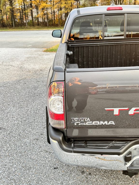 2015 Toyota Tacoma ACCES CAB / AUTOM / 4X4 / 4.0 / TRÈS SOLIDE / in Thetford Mines, Quebec - 20 - w1024h768px