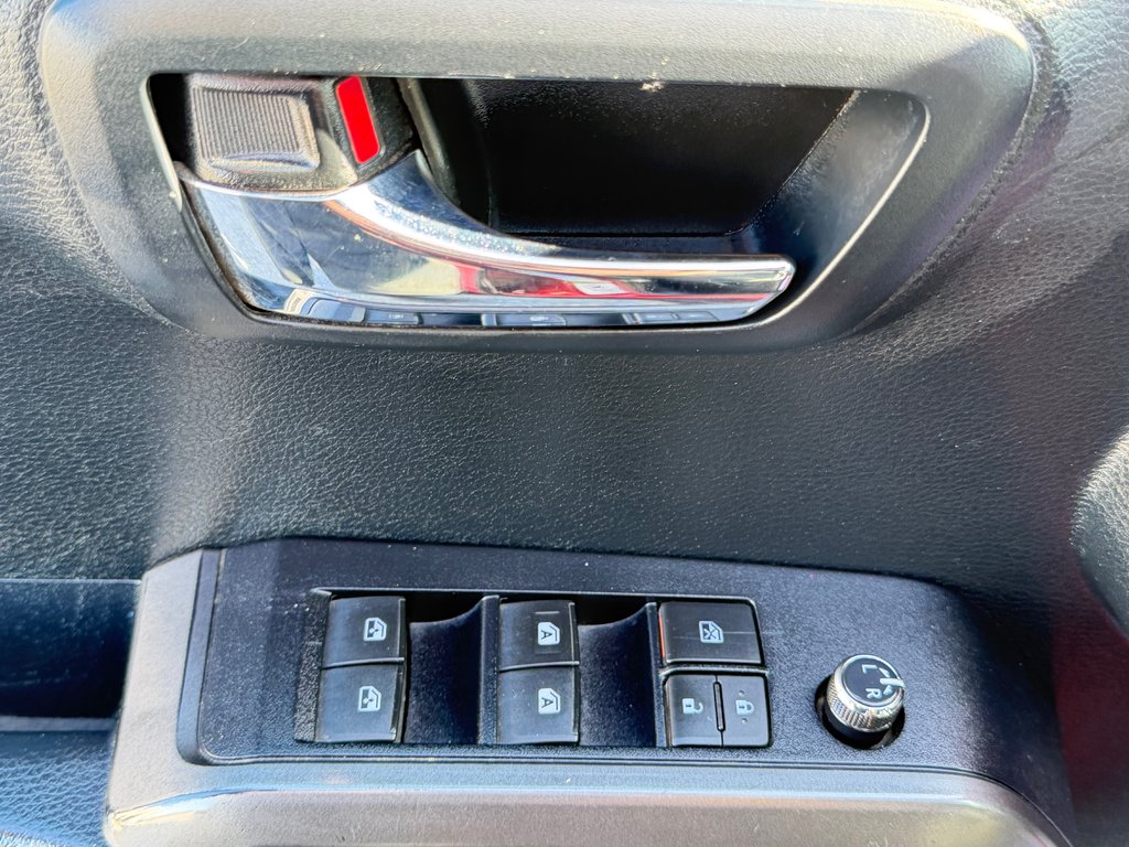 2016 Toyota Tacoma D-CAB / TRD SPORT / BOITE FIBRE ET +++++ / in Thetford Mines, Quebec - 34 - w1024h768px