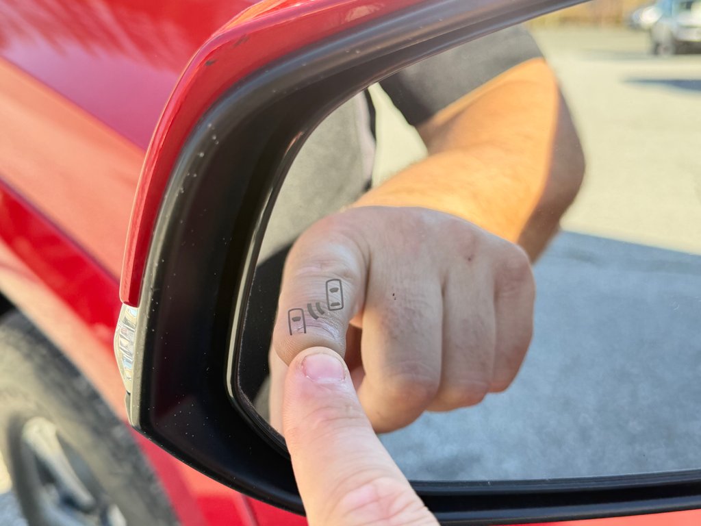 2016 Toyota Tacoma D-CAB / TRD SPORT / BOITE FIBRE ET +++++ / in Thetford Mines, Quebec - 32 - w1024h768px