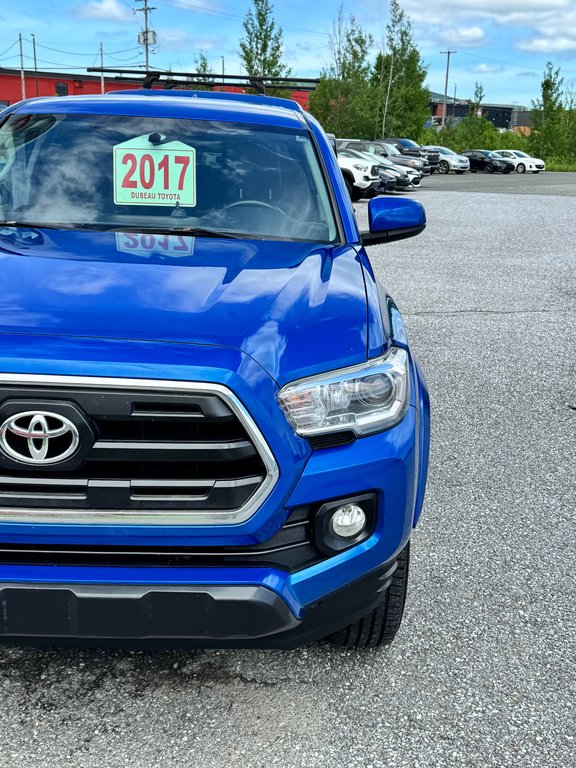 2017 Toyota Tacoma DOUBLE CAB SR5 4X4 + BOITE FIBRE / in Thetford Mines, Quebec - 9 - w1024h768px