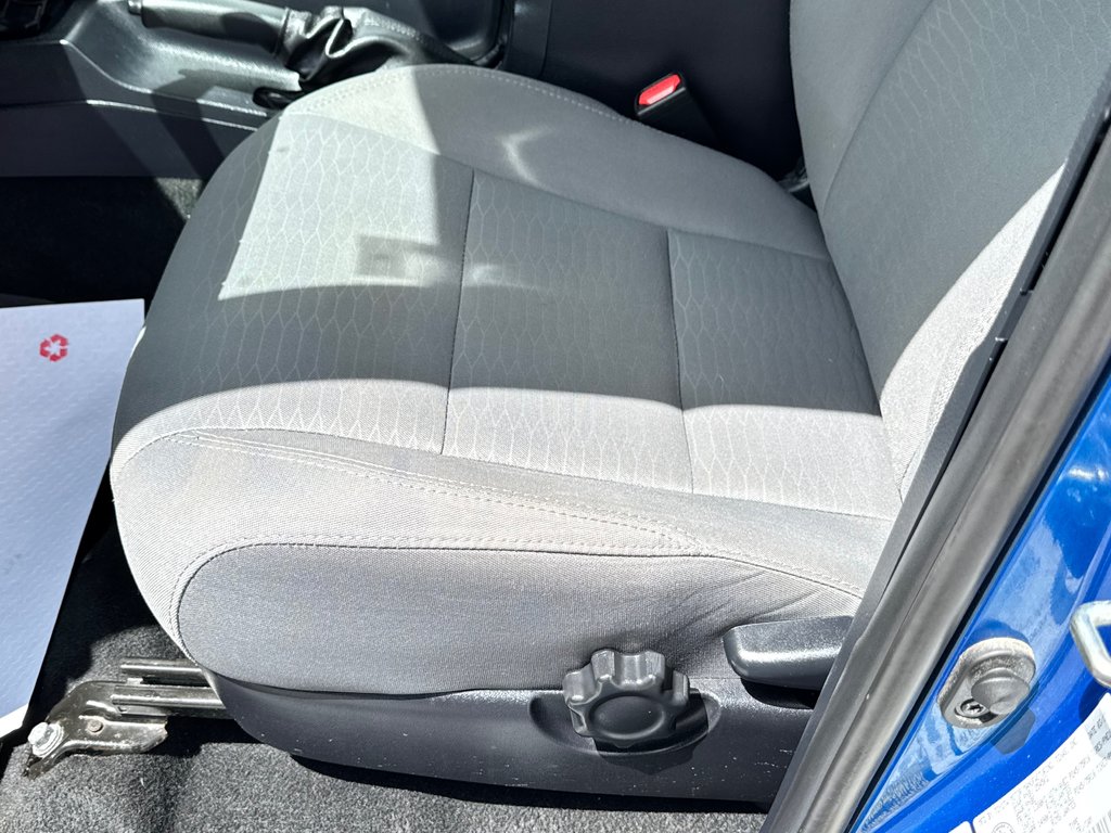 2017 Toyota Tacoma DOUBLE CAB SR5 4X4 + BOITE FIBRE / in Thetford Mines, Quebec - 33 - w1024h768px