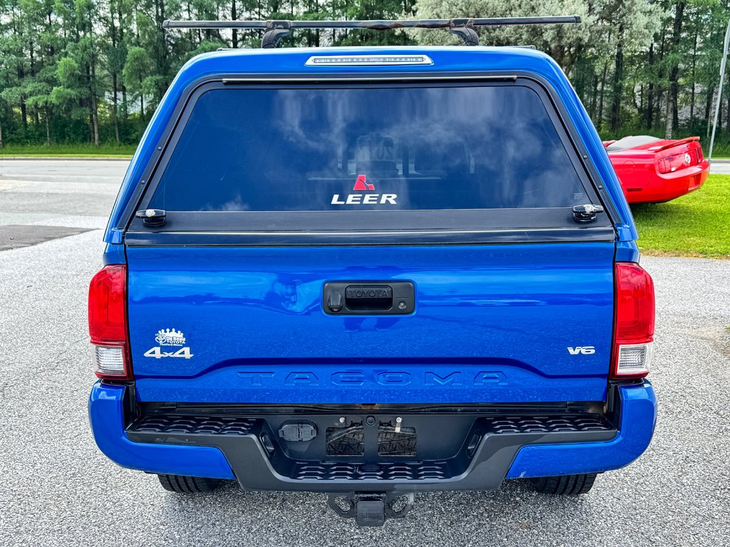 2017 Toyota Tacoma DOUBLE CAB SR5 4X4 + BOITE FIBRE / in Thetford Mines, Quebec - 6 - w1024h768px
