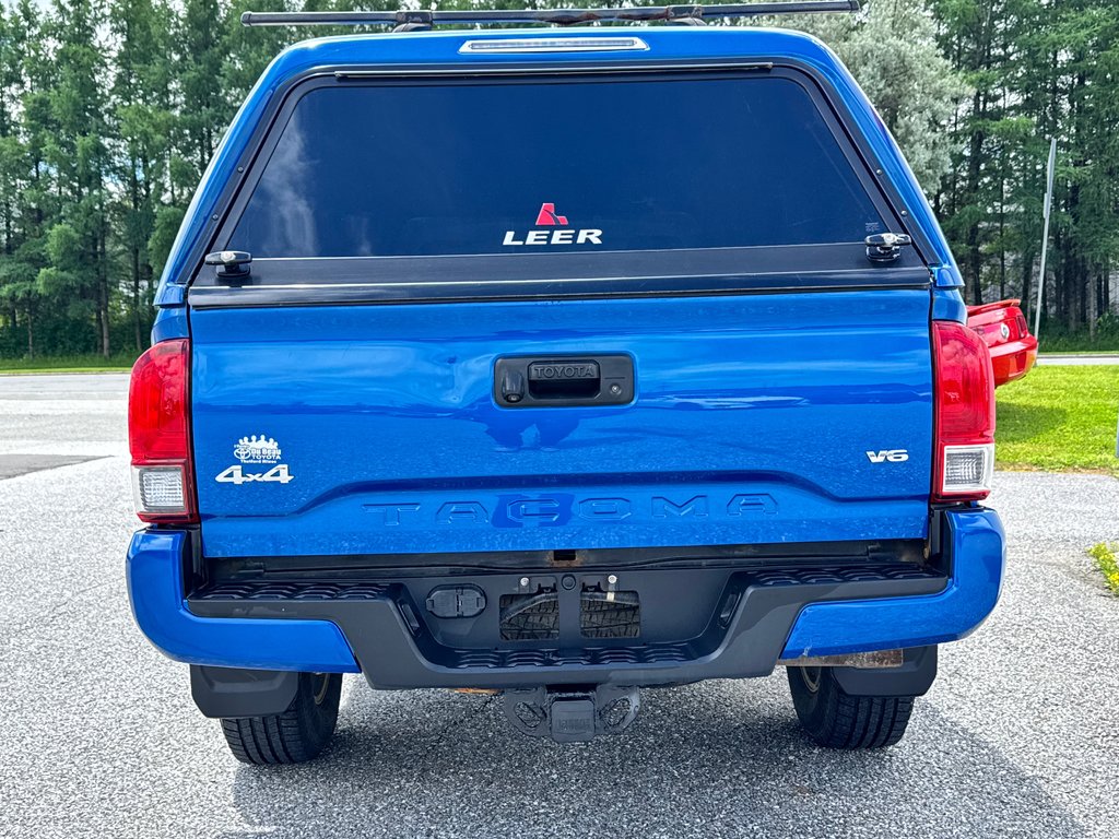 2017 Toyota Tacoma DOUBLE CAB SR5 4X4 + BOITE FIBRE / in Thetford Mines, Quebec - 27 - w1024h768px