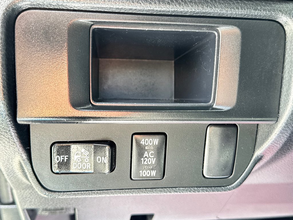 2017 Toyota Tacoma DOUBLE CAB SR5 4X4 + BOITE FIBRE / in Thetford Mines, Quebec - 35 - w1024h768px