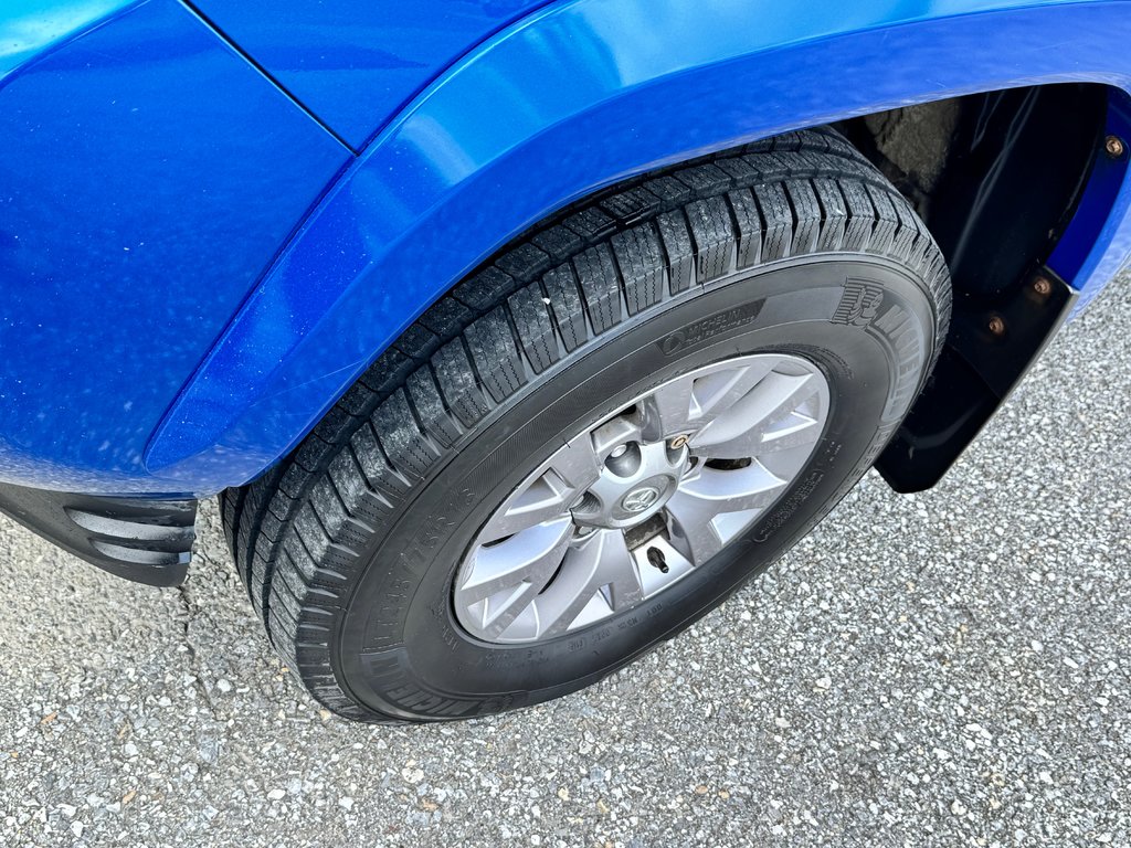 2017 Toyota Tacoma DOUBLE CAB SR5 4X4 + BOITE FIBRE / in Thetford Mines, Quebec - 15 - w1024h768px