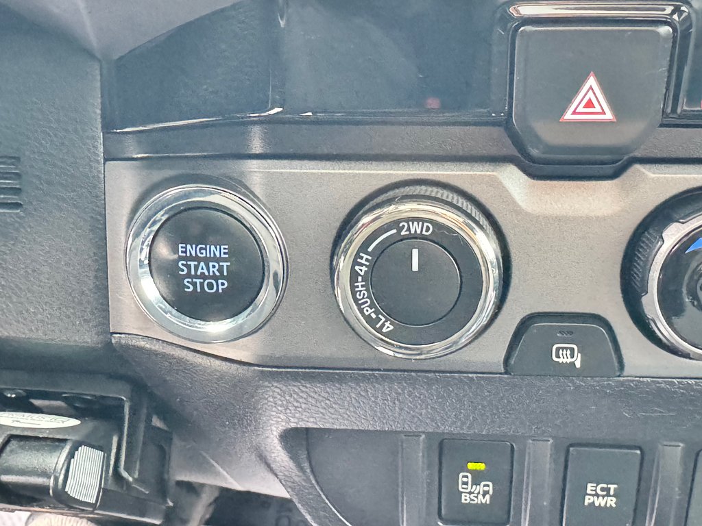 2017 Toyota Tacoma D-CAB TRD SPORT / MARCHEPIEDS / TOILE ET +++ / in Thetford Mines, Quebec - 49 - w1024h768px