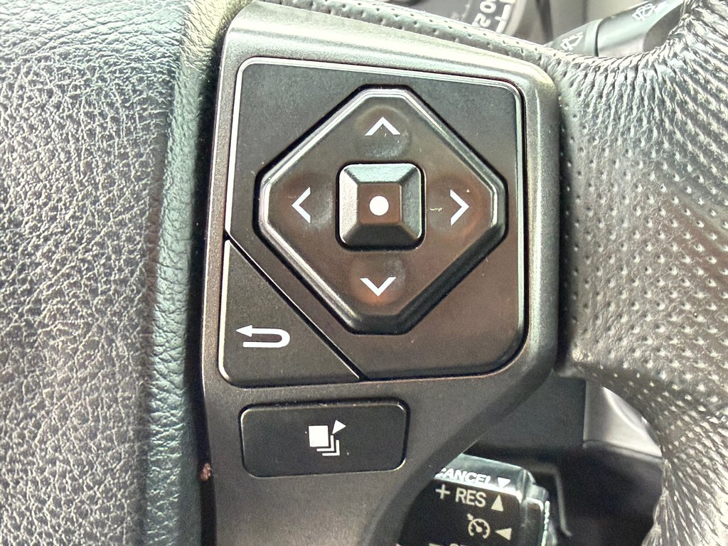 2017 Toyota Tacoma D-CAB TRD SPORT / MARCHEPIEDS / TOILE ET +++ / in Thetford Mines, Quebec - 44 - w1024h768px