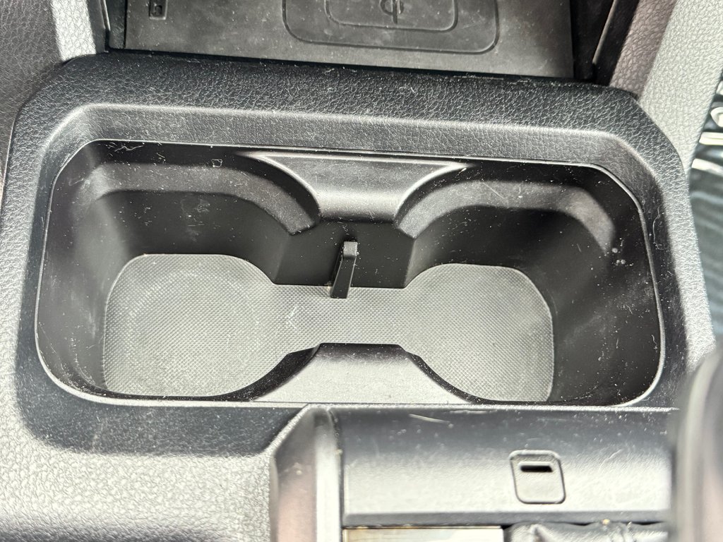 2017 Toyota Tacoma D-CAB TRD SPORT / MARCHEPIEDS / TOILE ET +++ / in Thetford Mines, Quebec - 56 - w1024h768px