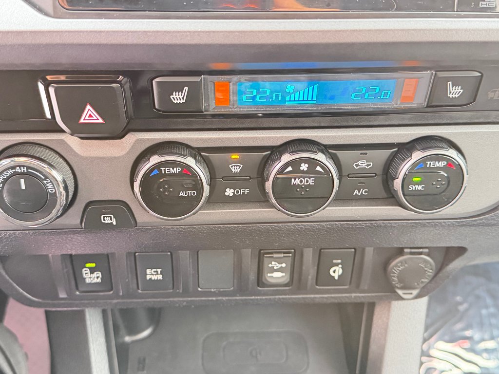 2017 Toyota Tacoma D-CAB TRD SPORT / MARCHEPIEDS / TOILE ET +++ / in Thetford Mines, Quebec - 51 - w1024h768px