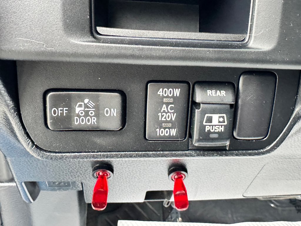 2017 Toyota Tacoma D-CAB TRD SPORT / MARCHEPIEDS / TOILE ET +++ / in Thetford Mines, Quebec - 35 - w1024h768px