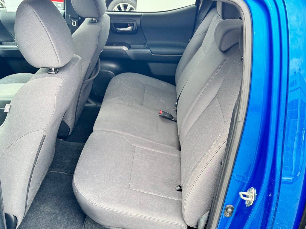 2017 Toyota Tacoma D-CAB TRD SPORT / MARCHEPIEDS / TOILE ET +++ / in Thetford Mines, Quebec - 67 - w1024h768px