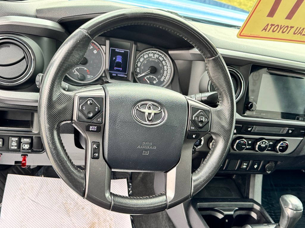 2017 Toyota Tacoma D-CAB TRD SPORT / MARCHEPIEDS / TOILE ET +++ / in Thetford Mines, Quebec - 37 - w1024h768px