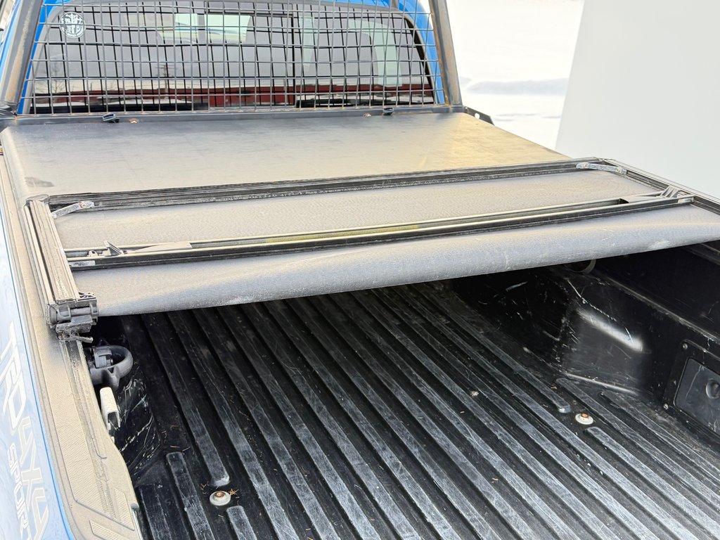 2017 Toyota Tacoma D-CAB TRD SPORT / MARCHEPIEDS / TOILE ET +++ / in Thetford Mines, Quebec - 70 - w1024h768px