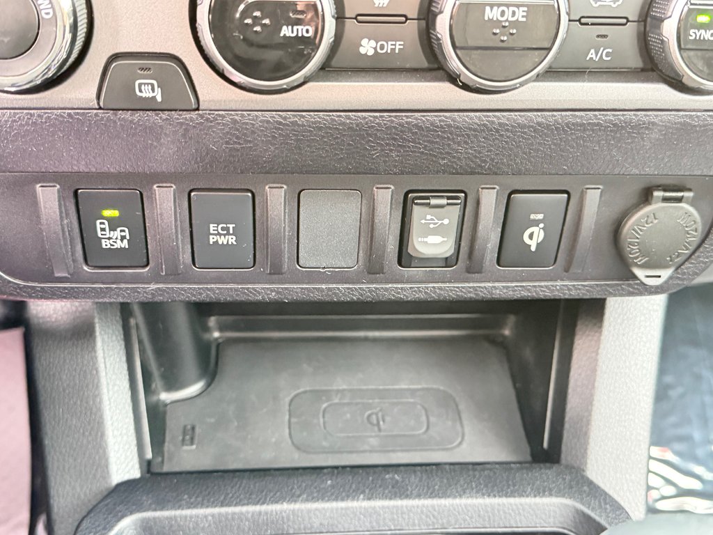 2017 Toyota Tacoma D-CAB TRD SPORT / MARCHEPIEDS / TOILE ET +++ / in Thetford Mines, Quebec - 52 - w1024h768px