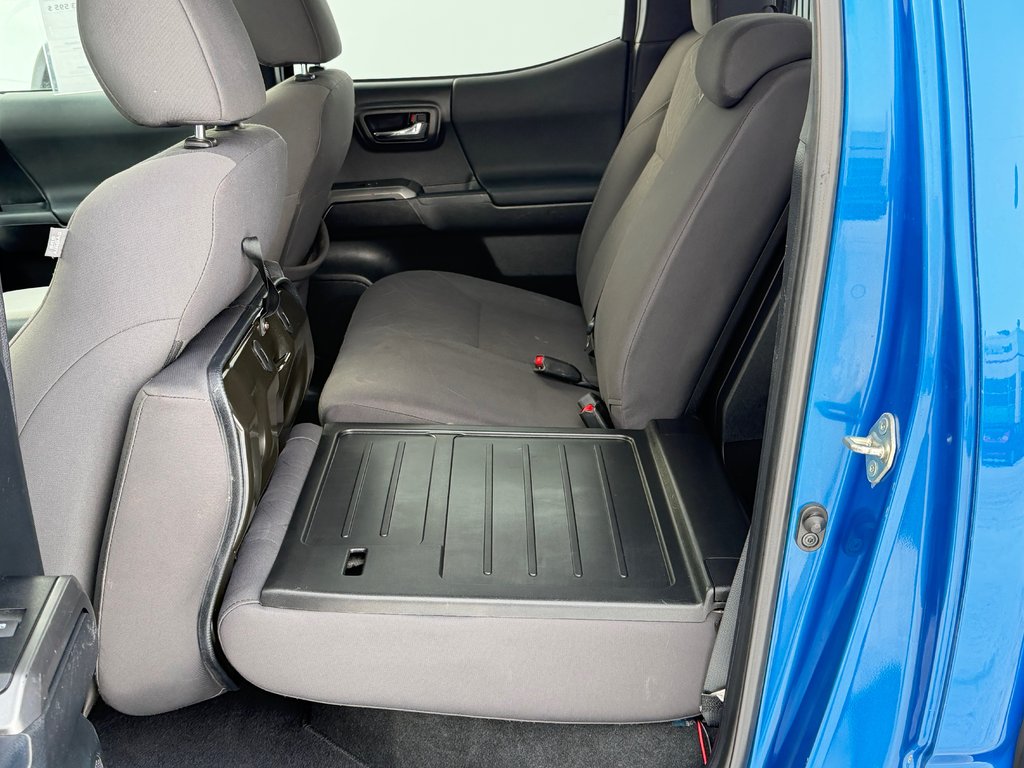 2017 Toyota Tacoma D-CAB TRD SPORT / MARCHEPIEDS / TOILE ET +++ / in Thetford Mines, Quebec - 67 - w1024h768px