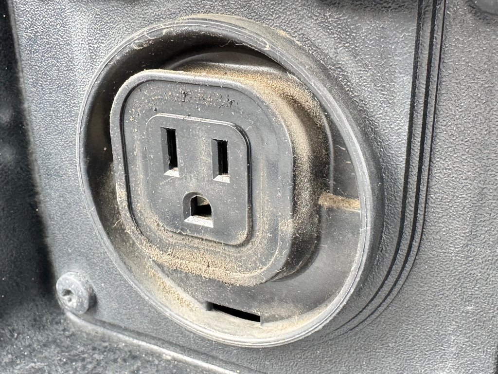 2017 Toyota Tacoma D-CAB TRD SPORT / MARCHEPIEDS / TOILE ET +++ / in Thetford Mines, Quebec - 76 - w1024h768px