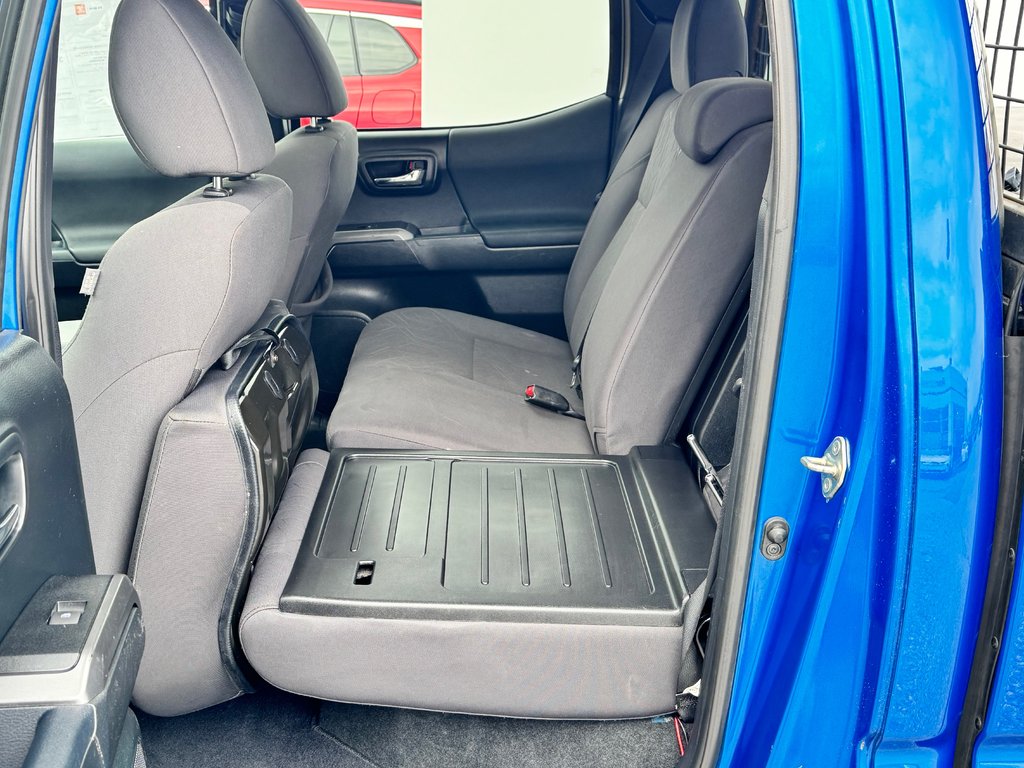 2017 Toyota Tacoma D-CAB TRD SPORT / MARCHEPIEDS / TOILE ET +++ / in Thetford Mines, Quebec - 69 - w1024h768px