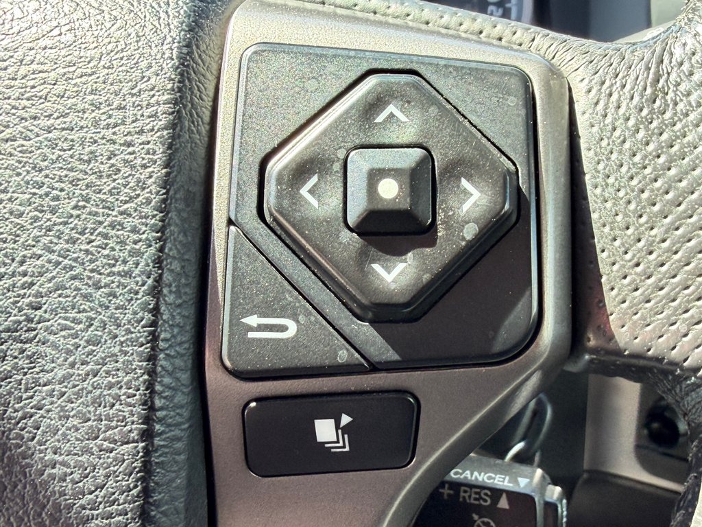 Toyota Tacoma DOUBLE CAB / SR5 / 4X4 / SUPER AUBAINE A SAISIR / 2017 à Thetford Mines, Québec - 36 - w1024h768px