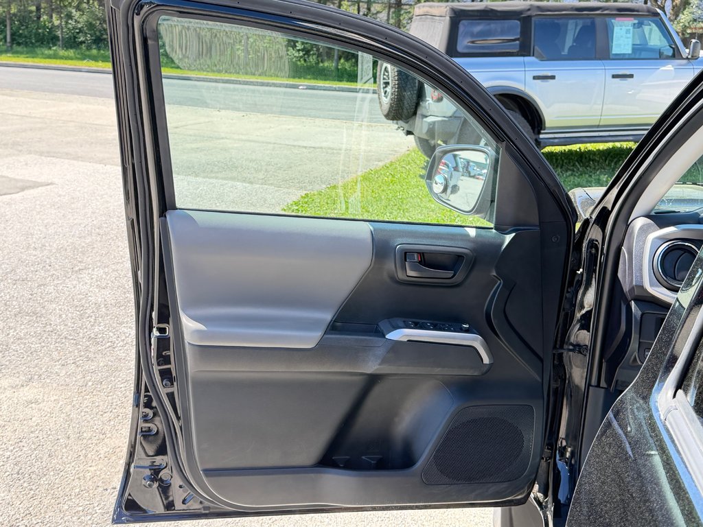 Toyota Tacoma DOUBLE CAB / SR5 / 4X4 / SUPER AUBAINE A SAISIR / 2017 à Thetford Mines, Québec - 27 - w1024h768px