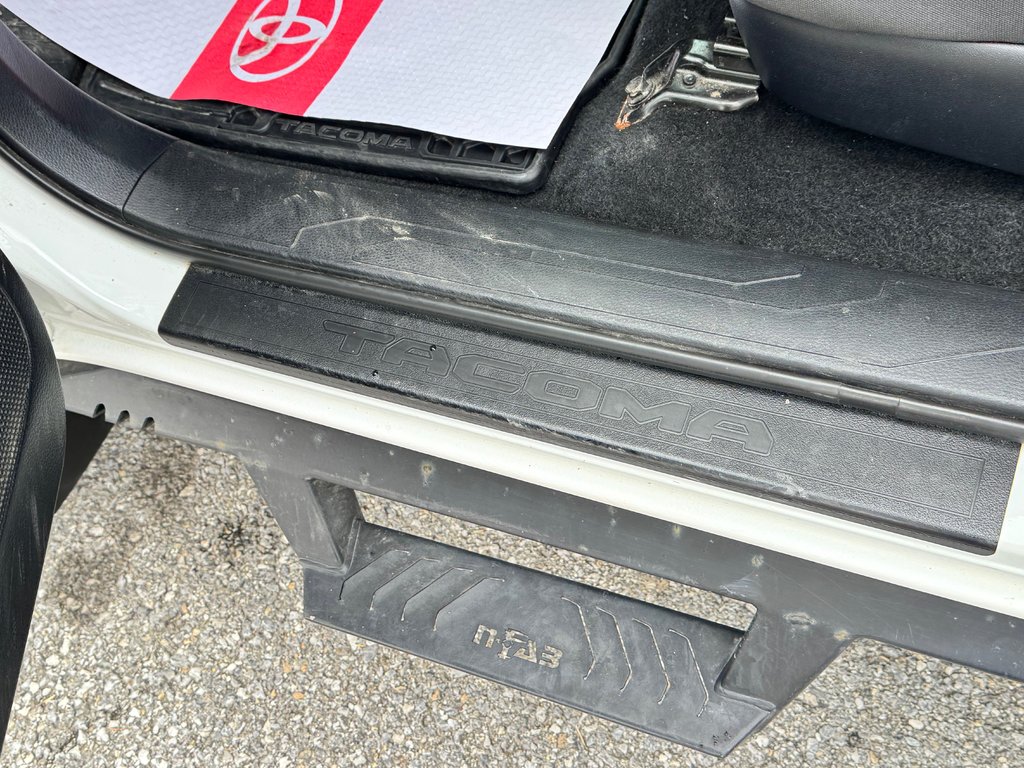 Toyota Tacoma TRD SPORT / MARCHEPIEDS / BARRE TOIT / TOILE ET + 2019 à Thetford Mines, Québec - 40 - w1024h768px