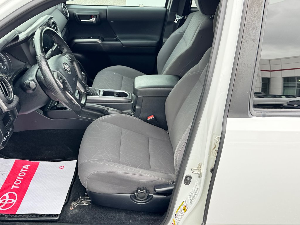 Toyota Tacoma TRD SPORT / MARCHEPIEDS / BARRE TOIT / TOILE ET + 2019 à Thetford Mines, Québec - 38 - w1024h768px