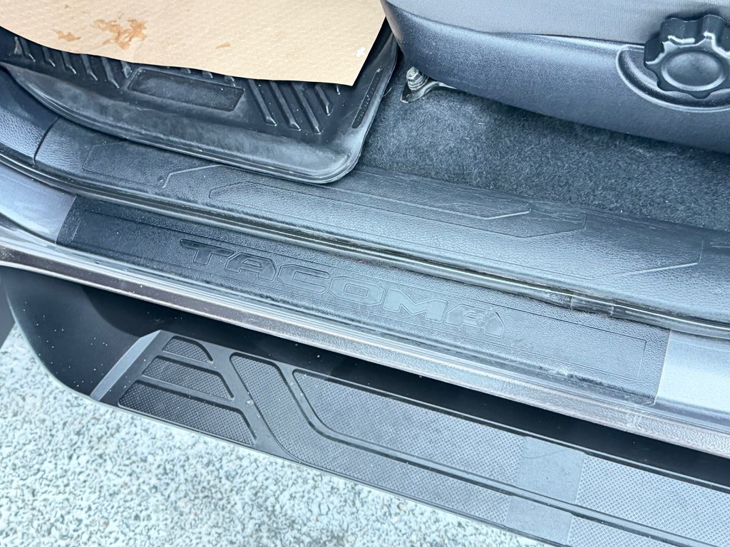 2019 Toyota Tacoma D-CAB TRD SPORT / LIFT KIT / TOILE / PNEUS NEUFS / in Thetford Mines, Quebec - 37 - w1024h768px