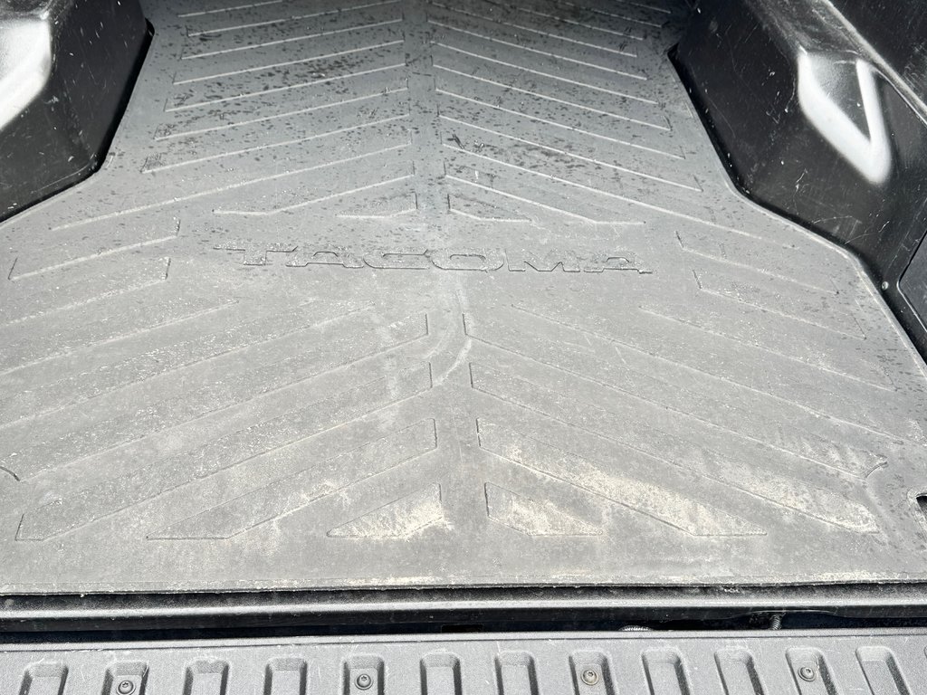 Toyota Tacoma DOUBLE CAB TRD SPORT 4X4 / BAS KILOS / AUBAINE / 2020 à Thetford Mines, Québec - 68 - w1024h768px