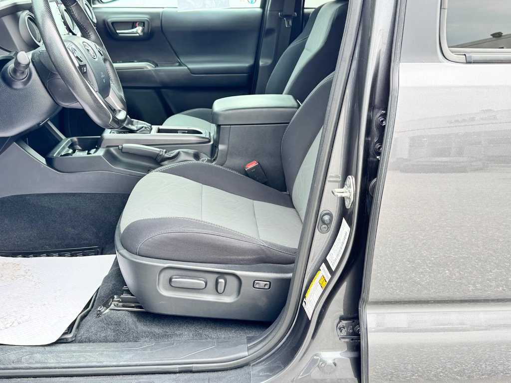 Toyota Tacoma DOUBLE CAB TRD SPORT 4X4 / BAS KILOS / AUBAINE / 2020 à Thetford Mines, Québec - 30 - w1024h768px
