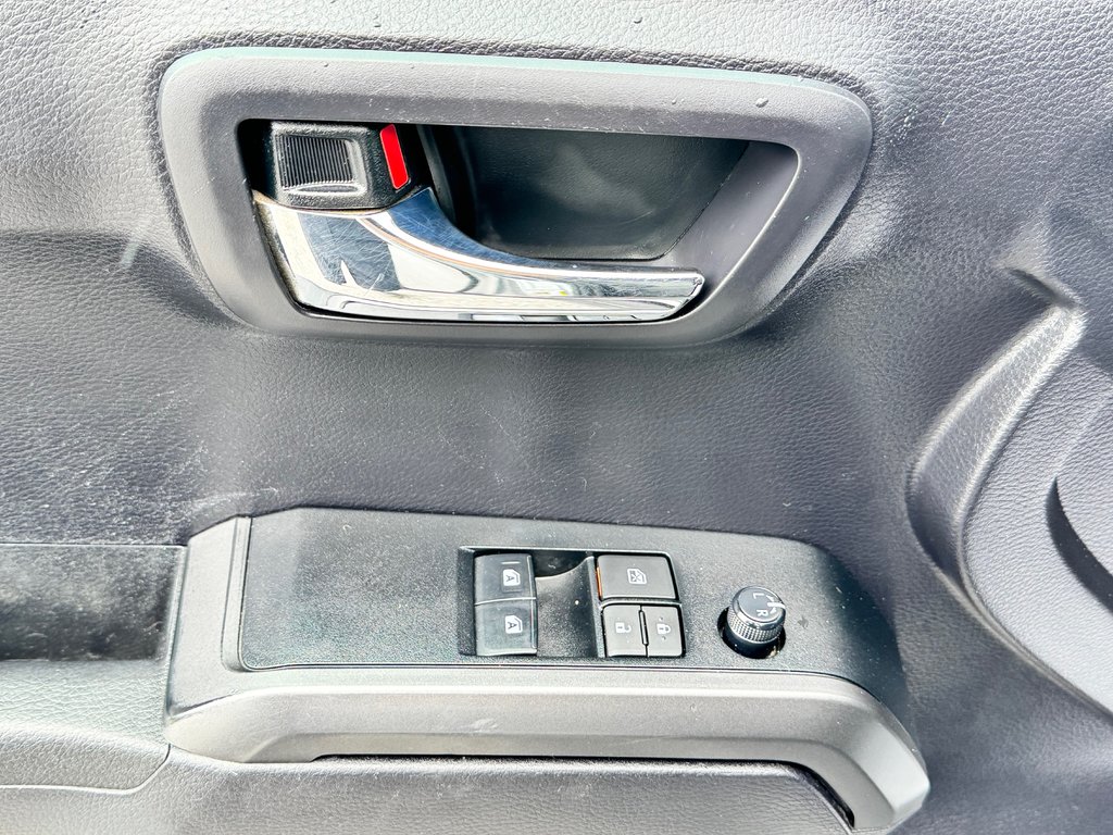 Toyota Tacoma ACCÈS CAB / TRD OFF ROAD / TRÈS BAS KILOS / SYSTÈME CRAWL / 2020 à Thetford Mines, Québec - 28 - w1024h768px