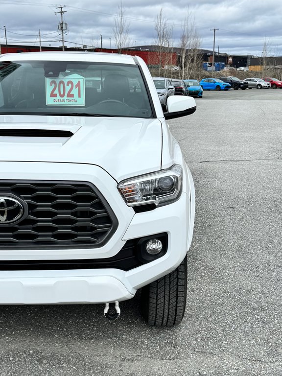 Toyota Tacoma DOUBLE CAB TRD SPORT / CUIR / LIFT KIT / COUVRE CAISSE / MARCHE PIED 2021 à Thetford Mines, Québec - 8 - w1024h768px