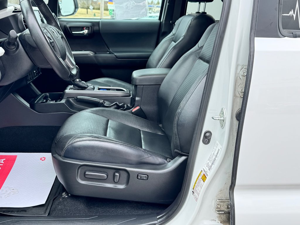 Toyota Tacoma DOUBLE CAB TRD SPORT / CUIR / LIFT KIT / COUVRE CAISSE / MARCHE PIED 2021 à Thetford Mines, Québec - 33 - w1024h768px