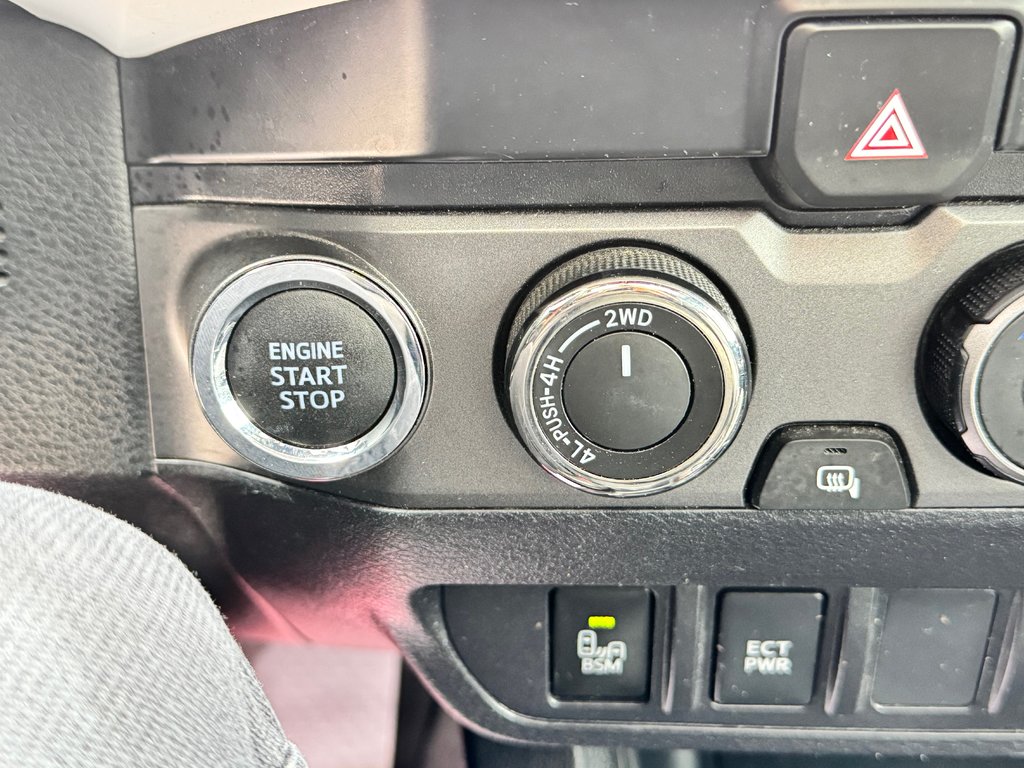 Toyota Tacoma DOUBLE CAB TRD SPORT / CUIR / LIFT KIT / COUVRE CAISSE / MARCHE PIED 2021 à Thetford Mines, Québec - 52 - w1024h768px