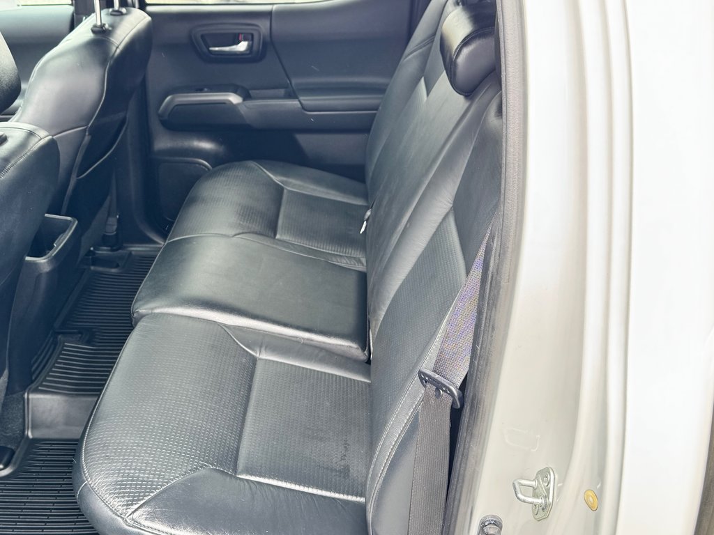 Toyota Tacoma DOUBLE CAB TRD SPORT / CUIR / LIFT KIT / COUVRE CAISSE / MARCHE PIED 2021 à Thetford Mines, Québec - 66 - w1024h768px