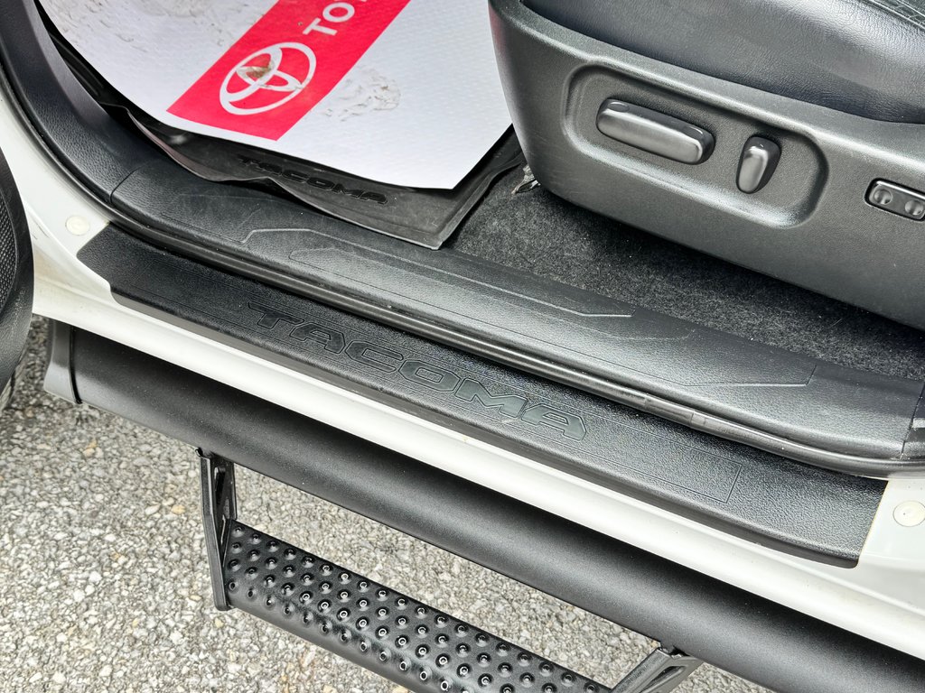 Toyota Tacoma DOUBLE CAB TRD SPORT / CUIR / LIFT KIT / COUVRE CAISSE / MARCHE PIED 2021 à Thetford Mines, Québec - 34 - w1024h768px