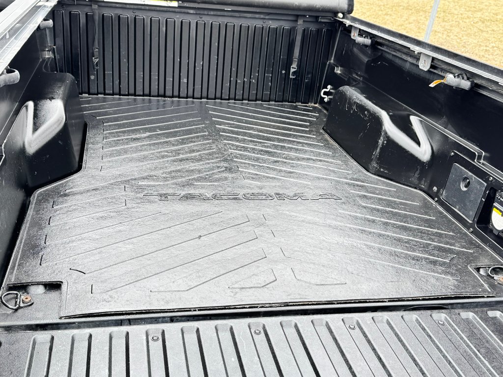 Toyota Tacoma DOUBLE CAB TRD SPORT / CUIR / LIFT KIT / COUVRE CAISSE / MARCHE PIED 2021 à Thetford Mines, Québec - 73 - w1024h768px