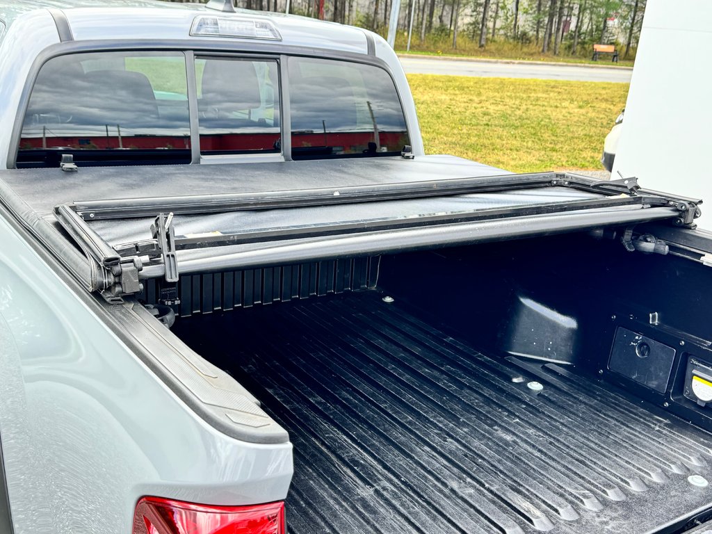 Toyota Tacoma DOUBLE CAB 4X4 TRAIL SHORT BOX / COMME NEUF !! / 2021 à Thetford Mines, Québec - 66 - w1024h768px