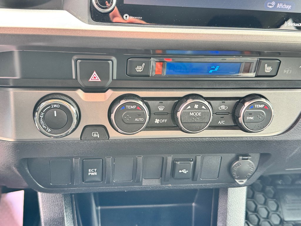 Toyota Tacoma DOUBLE CAB 4X4 TRAIL SHORT BOX / COMME NEUF !! / 2021 à Thetford Mines, Québec - 49 - w1024h768px