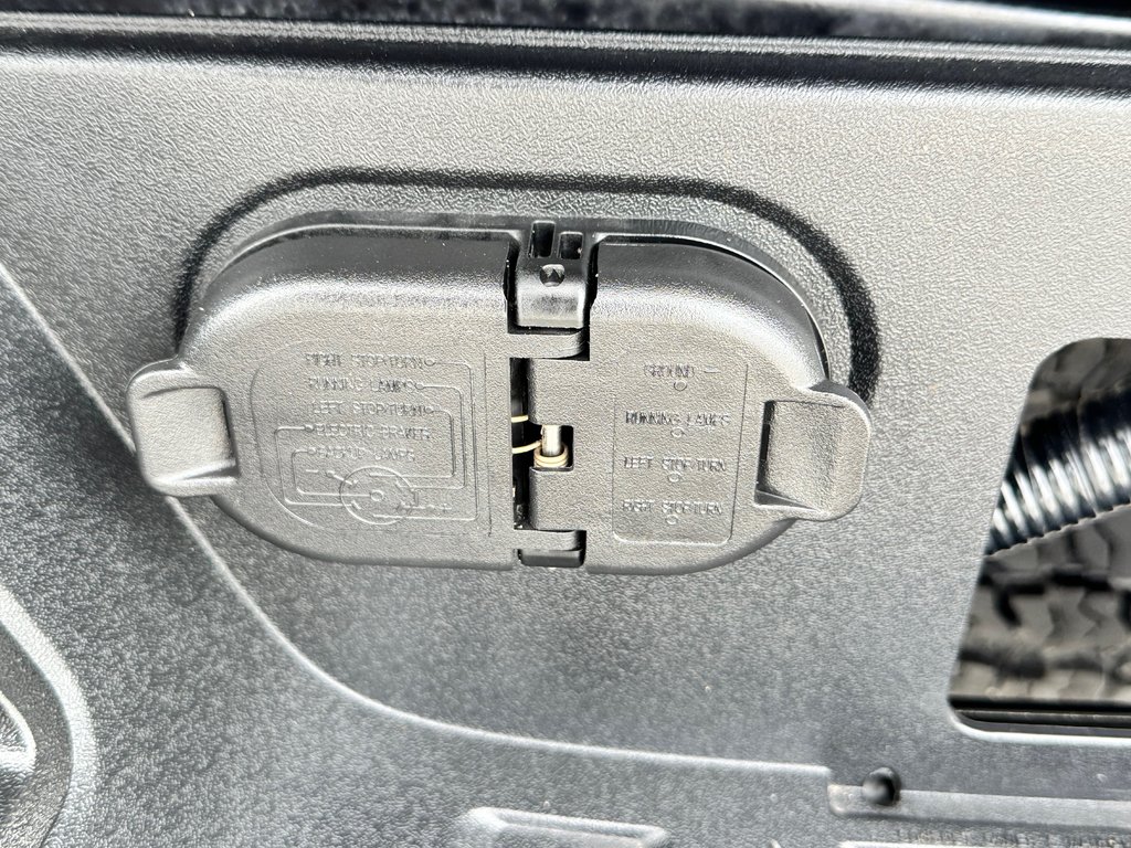 Toyota Tacoma DOUBLE CAB 4X4 TRAIL SHORT BOX / COMME NEUF !! / 2021 à Thetford Mines, Québec - 26 - w1024h768px