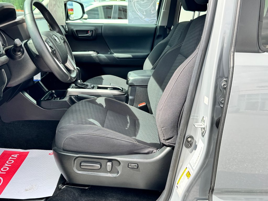 Toyota Tacoma DOUBLE CAB 4X4 TRAIL SHORT BOX / COMME NEUF !! / 2021 à Thetford Mines, Québec - 32 - w1024h768px