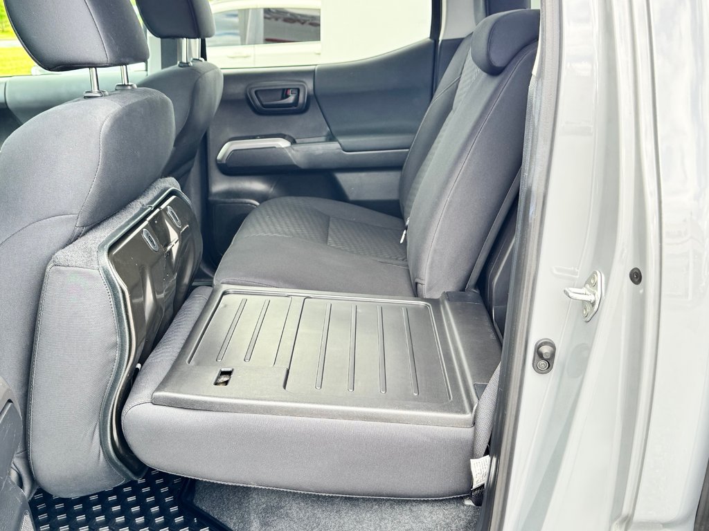 Toyota Tacoma DOUBLE CAB 4X4 TRAIL SHORT BOX / COMME NEUF !! / 2021 à Thetford Mines, Québec - 63 - w1024h768px