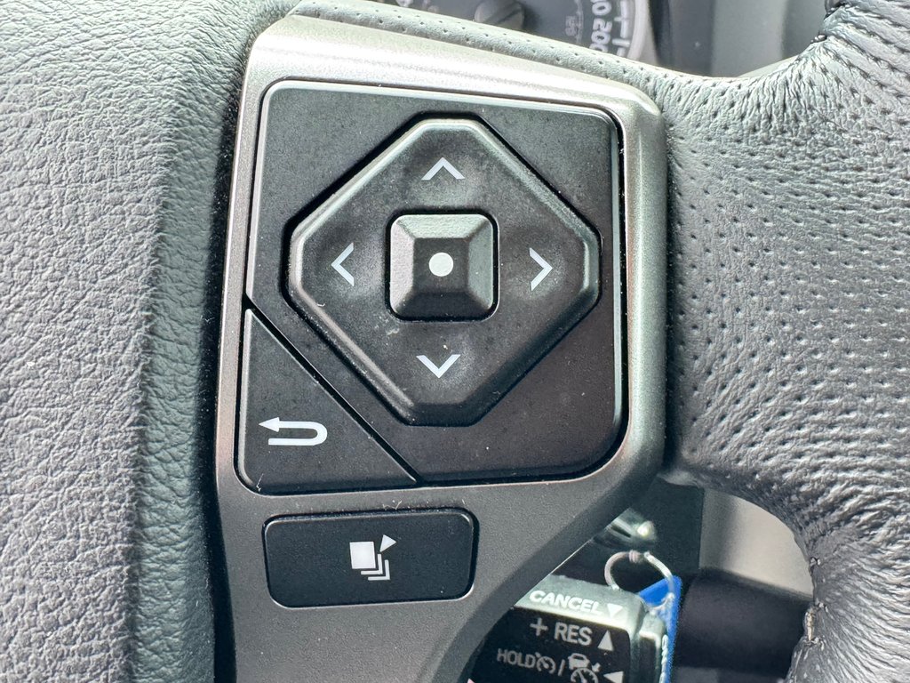 Toyota Tacoma DOUBLE CAB 4X4 TRAIL SHORT BOX / COMME NEUF !! / 2021 à Thetford Mines, Québec - 42 - w1024h768px