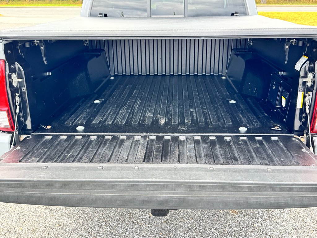 Toyota Tacoma DOUBLE CAB 4X4 TRAIL SHORT BOX / COMME NEUF !! / 2021 à Thetford Mines, Québec - 65 - w1024h768px