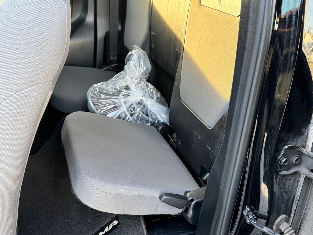2021 Toyota Tacoma ACCES CAB SR 3.5L / AUTOM / 4X4 / MEGA DEAL / in Thetford Mines, Quebec - 55 - w1024h768px
