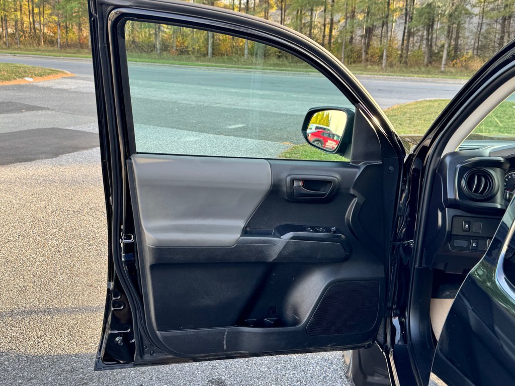 2021 Toyota Tacoma ACCES CAB SR 3.5L / AUTOM / 4X4 / MEGA DEAL / in Thetford Mines, Quebec - 23 - w1024h768px
