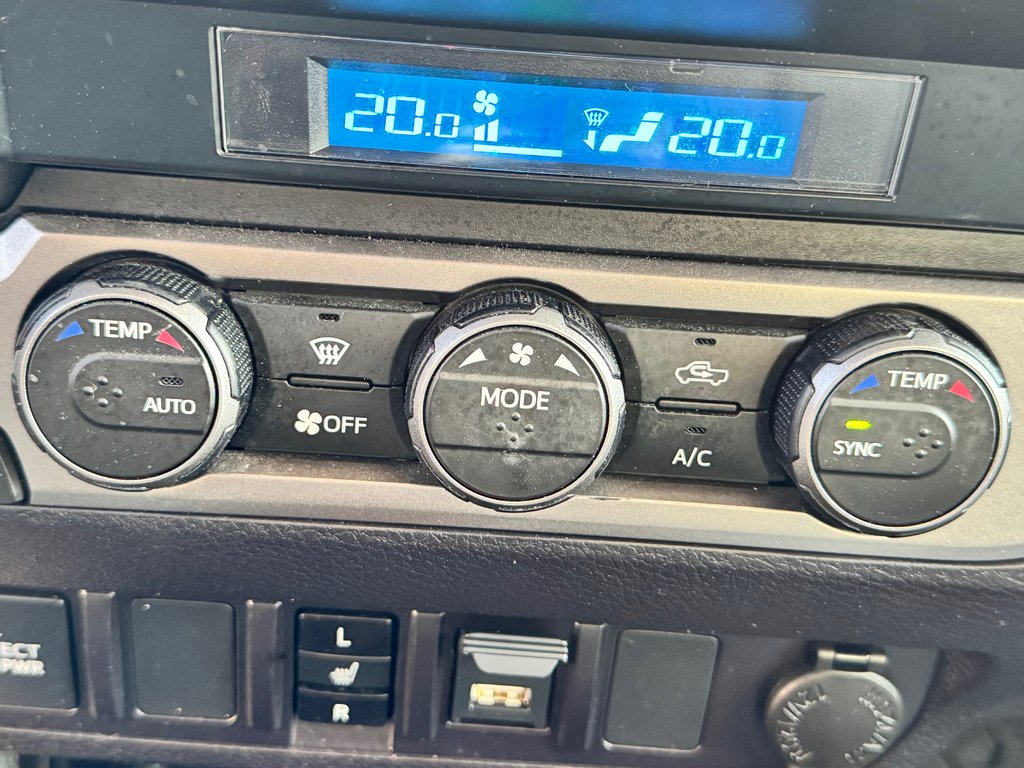 2021 Toyota Tacoma ACCES CAB SR 3.5L / AUTOM / 4X4 / MEGA DEAL / in Thetford Mines, Quebec - 42 - w1024h768px