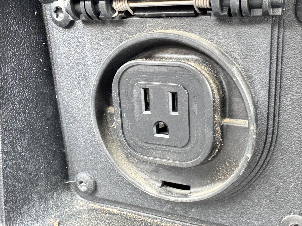 2022 Toyota Tacoma D-CAB TRD SPORT PREMIUM 4X4 / COULEUR TRÈS RARE / in Thetford Mines, Quebec - 81 - w1024h768px