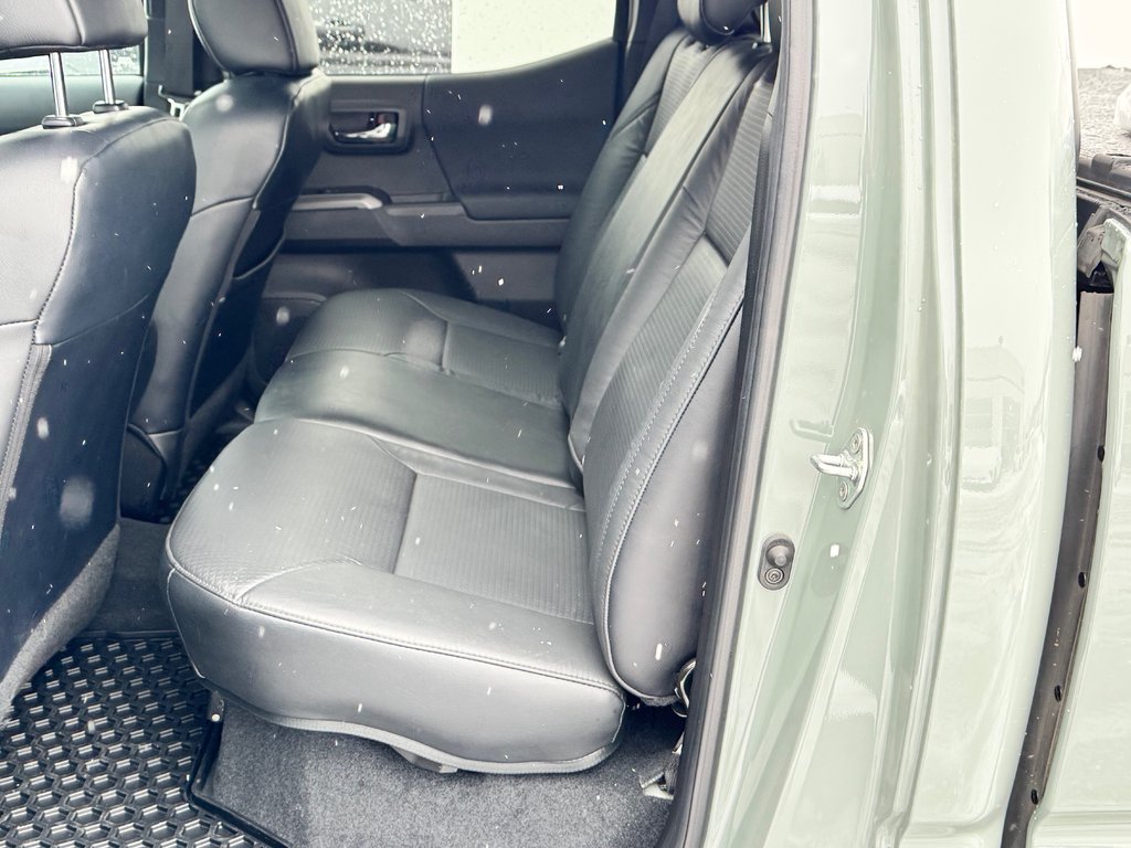 2022 Toyota Tacoma D-CAB TRD SPORT PREMIUM 4X4 / COULEUR TRÈS RARE / in Thetford Mines, Quebec - 71 - w1024h768px