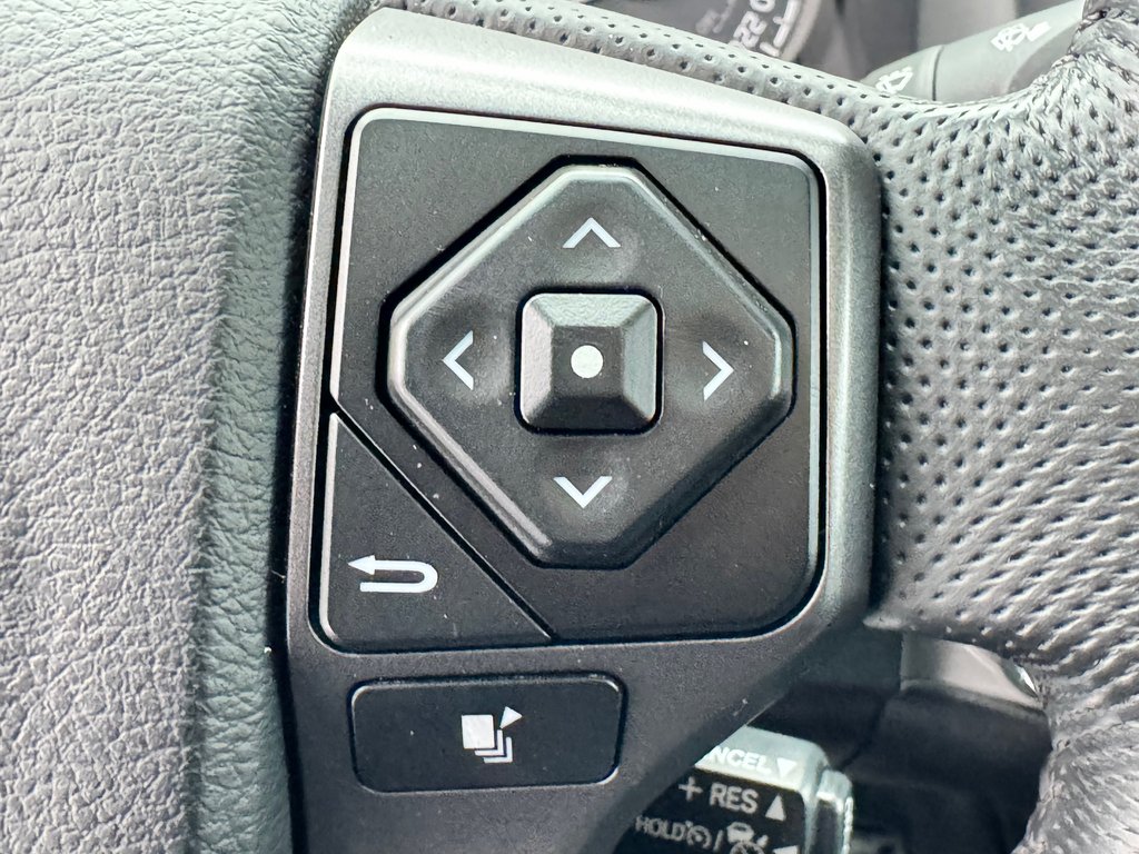 2022 Toyota Tacoma D-CAB TRD SPORT PREMIUM 4X4 / COULEUR TRÈS RARE / in Thetford Mines, Quebec - 46 - w1024h768px